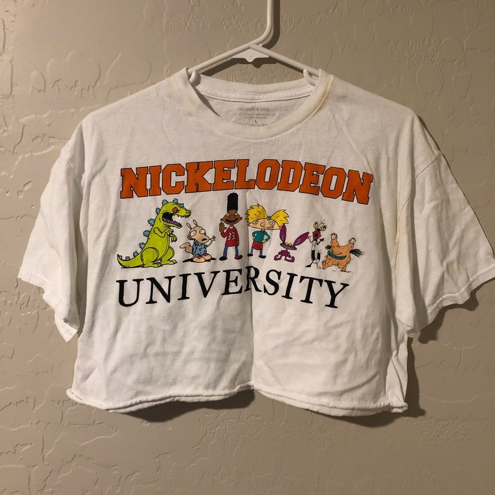 White cropped t shirt